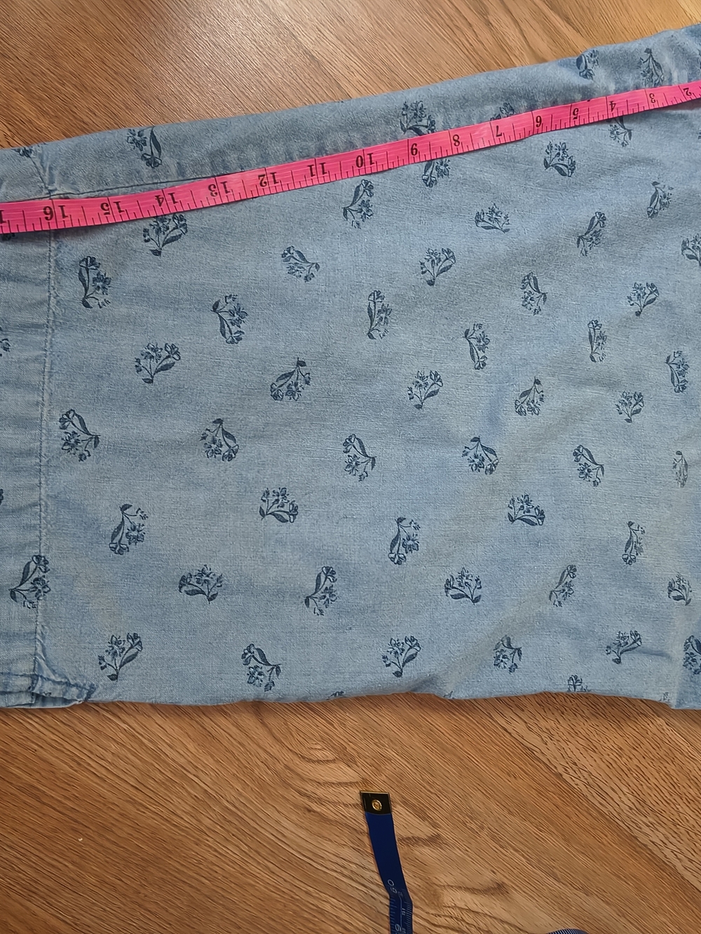 Basic Editions Light Blue Denim Jogger Pants with Navy Floral Accents - Picture 4 of 8